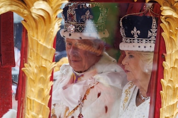 Carlos III y su esposa,