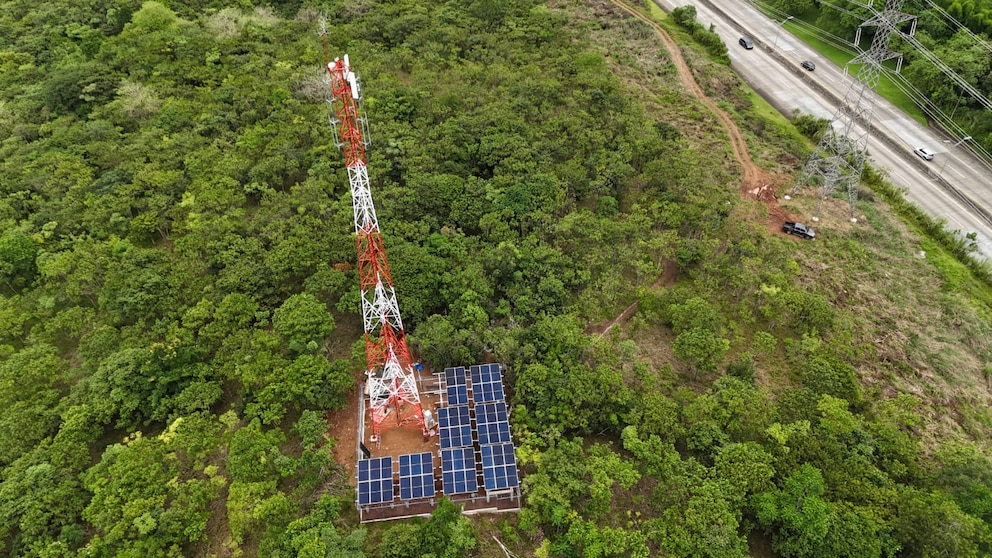 Una de las antenas de telefonía móvil que instala Continental Towers