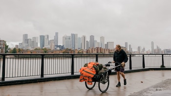 Después de 28 años caminando por el mundo, está a punto de volver a casa