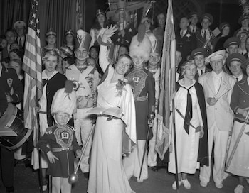 Aimee Semple McPherson con los