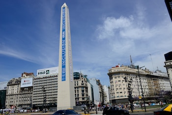 Monumentos emblemáticos de Buenos Aires se iluminarán de cyan para celebrar los 60 años de CILSA y visibilizar la inclusión de personas con discapacidad