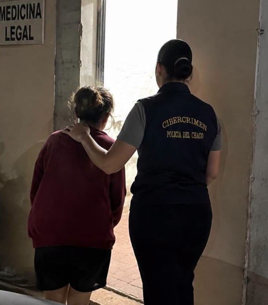 La mujer ingresó al comercio con una cómplice y se llevó mercadería por casi 100 mil pesos (Departamento Cibercrimen Chaco)