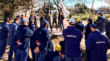 La justicia laboral dictó un fallo favorable a una pyme que sufrió un bloqueo sindical y despidió 35 empleados