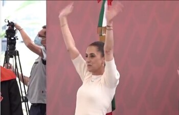 Al termino de su discurso,