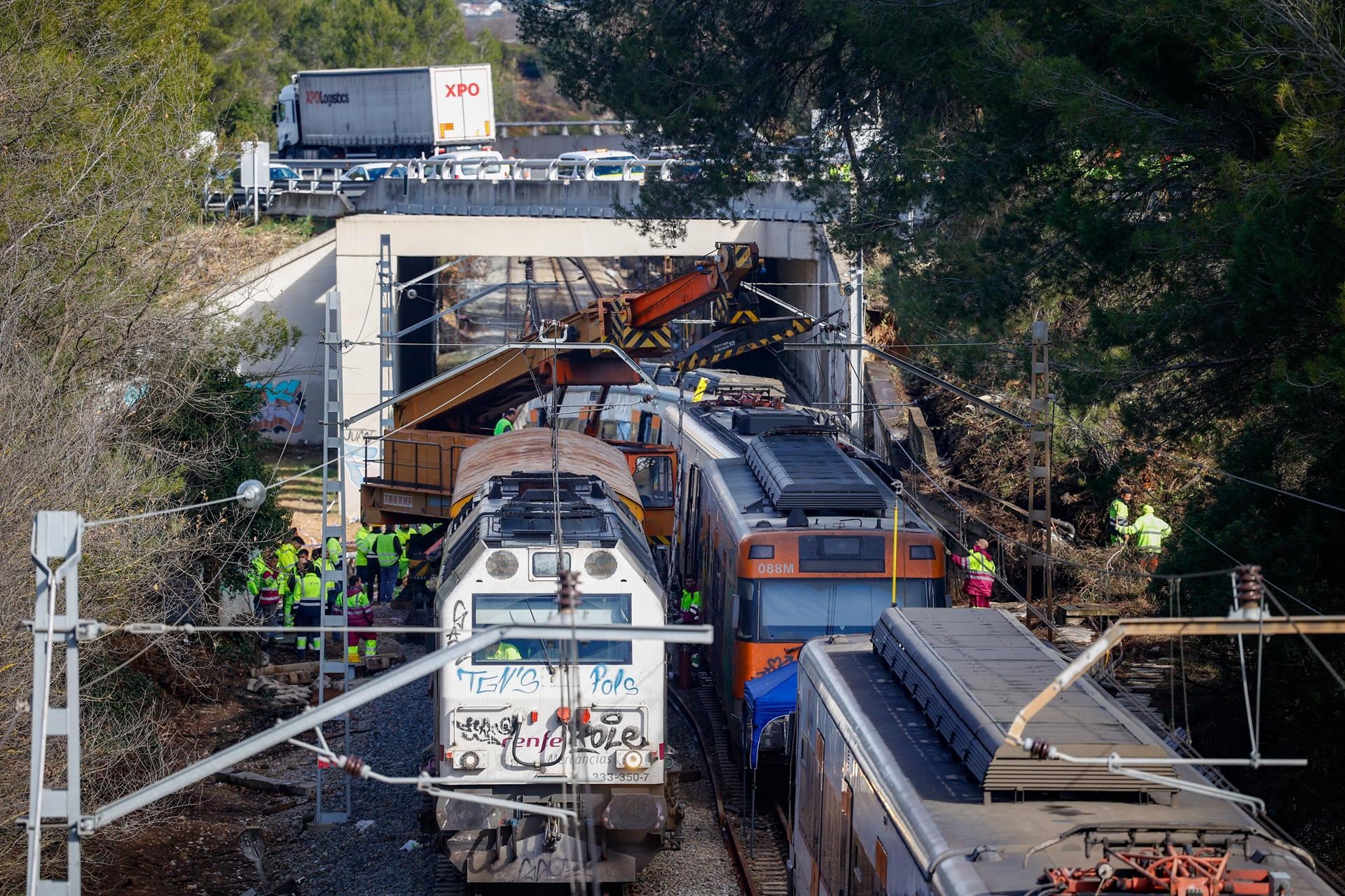 Adif activa un plan urgente para recuperar la red ferroviaria de Cataluña: trabaja en 31 tramos de Rodalies
