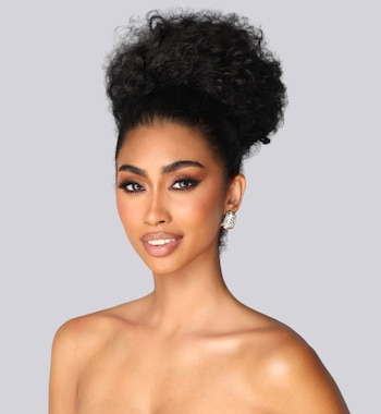 La Organización Miss Universo oficializa la apertura de la plataforma de votación digital para la 75.ª edición. Los espectadores ya pueden emitir su voto en el sitio web del certamen para asegurar el pase directo de Jasmine Blandford al Top 30 (Cortesía: Jasmine Blandford).