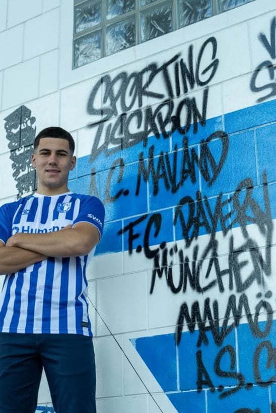 Felipe Chávez sumó sus primeros minutos oficiales con Magdeburgo después de permanecer en el banco durante la fecha anterior. El mediocampista ingresó en Berlín tras ser convocado por segunda vez. (1. FC Magdeburg)