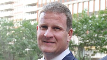 Hale aconsejó a los graduados