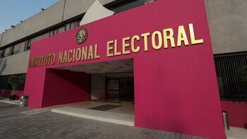 Órgano electoral mexicano recorta 32,5