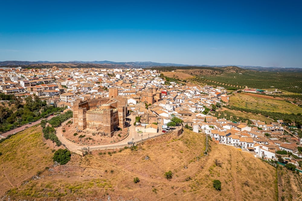 El pueblo de Jaén con uno de los castillos más antiguos de España y un camarín barroco único
