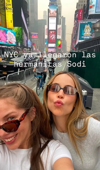 Camila Sodi y su hermana