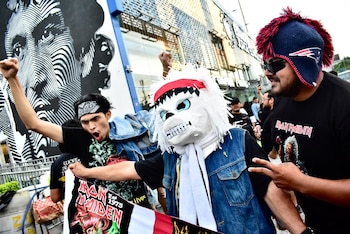 Cientos de seguidores de Iron Maiden se concentran en El Salvador antes del concierto del 5 de octubre (Foto Infobae Centroamérica / Emerson Del Cid)