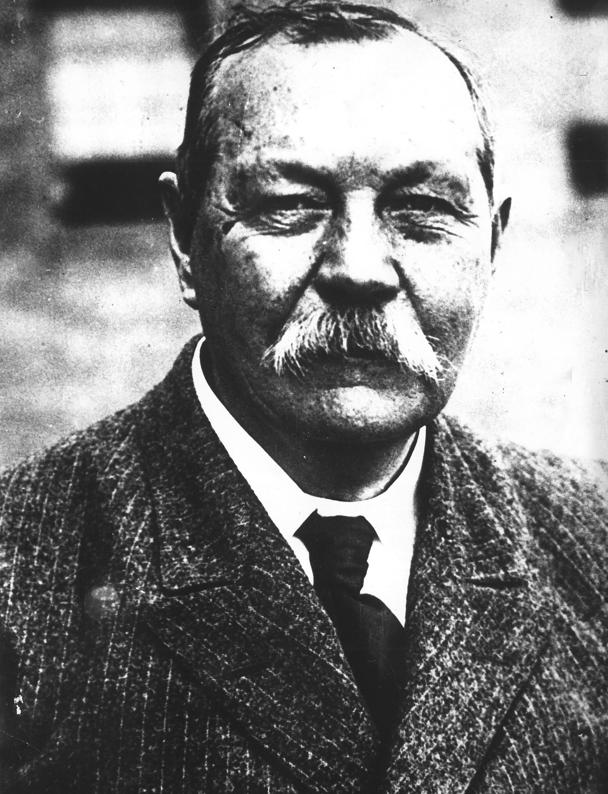 La intervención de Conan Doyle y la revisión del caso cambiaron la percepción sobre la justicia y la deducción científica (EFE)