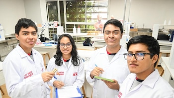 Cuatro escolares peruanos viajarán a Uzbekistán para competir en la Olimpiada Internacional de Química 2026