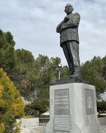 La estatua fue hecha por