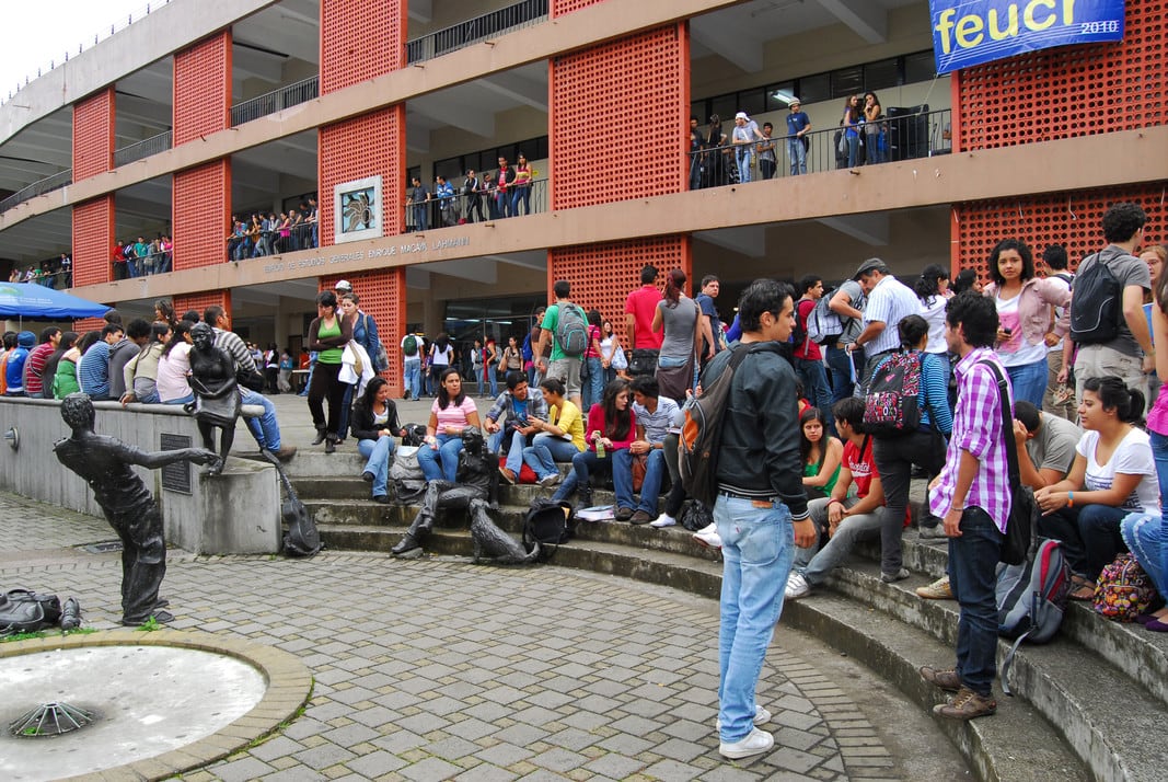 Meléndez destacó la importancia de la educación pública y las habilidades adquiridas en la UCR, como el trabajo en equipo, liderazgo y pensamiento crítico. Fuente: Universidad de Costa Rica