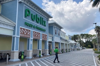 La nueva política de Publix responde a cambios legales y busca priorizar la seguridad de clientes y empleados (Mark Long/Associated Press)