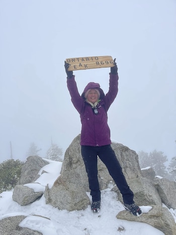 El mensaje de Alfa Karina Arrué a niñas y jóvenes destaca esfuerzo, fe y perseverancia como claves para superar el propio Everest personal. (Foto: Alfa Karina Arrué)