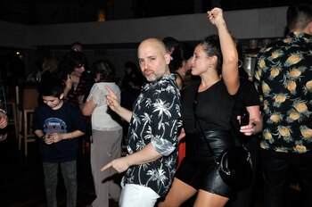 ¡A pura fiesta! José María Muscari y Barby Vélez en la fiesta de cumpleaños del director. El artista cumplió 43 años y lo celebró junto a diversas figuras del espectáculo (Foto: Dario Batallán / Teleshow)