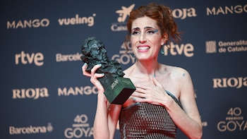 La actriz Miriam Garlo publica 'Volar con un ala rota', una novela autobiográfica sobre la identidad sorda