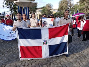 La campaña “Dominicanos al 100”
