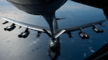 EEUU e Irán convierten el estrecho de Ormuz en una zona cerrada a la navegación comercial internacional