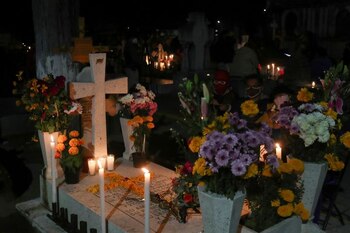 Imagen de una tumba decorada,