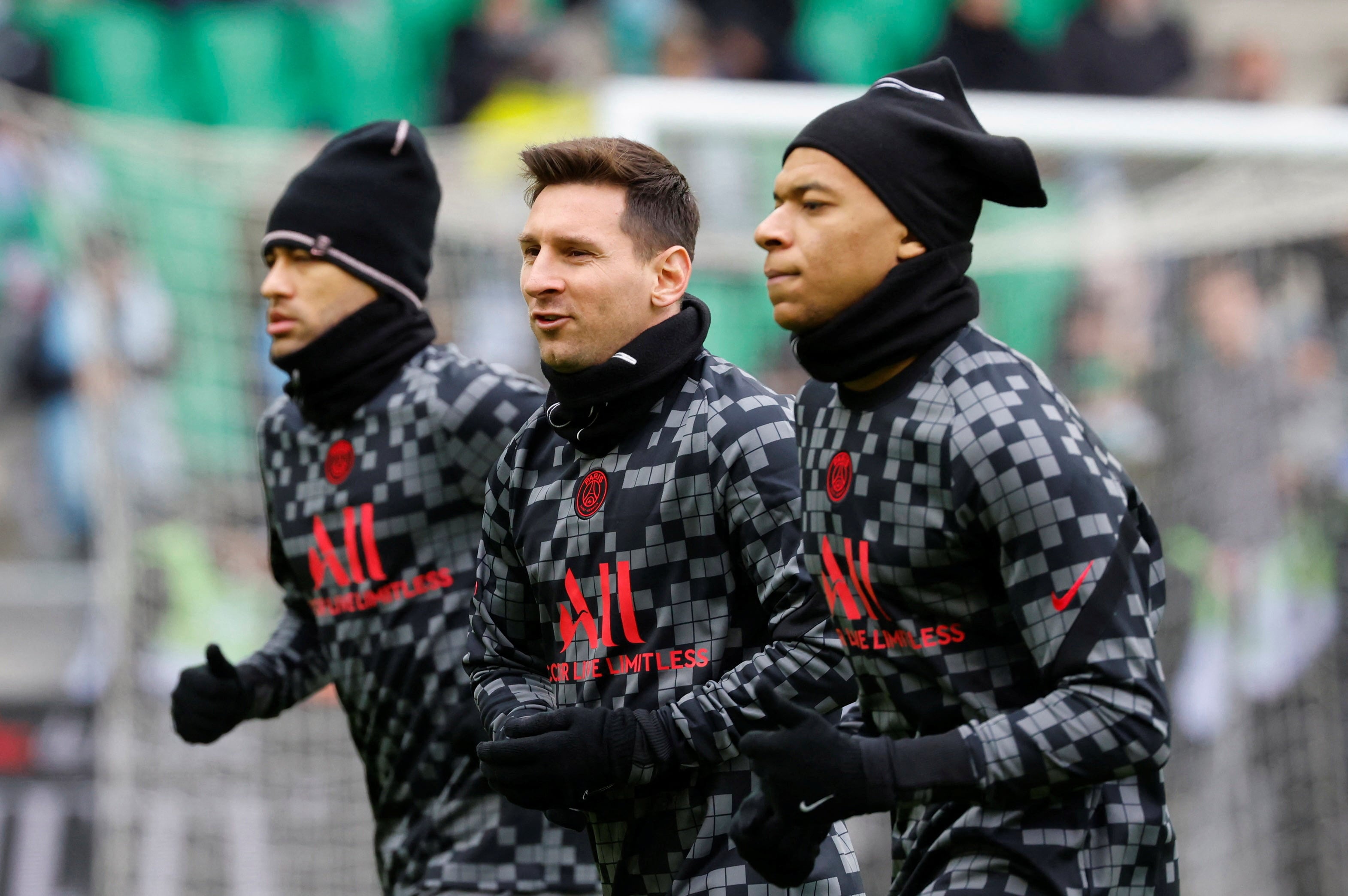 La convivencia entre Messi, Neymar y Mbappé llevó a Mauricio Pochettino y Jesús Pérez a equilibrar egos y expectativas sin precedentes en el PSG (REUTERS/Eric Gaillard)