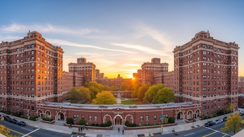Barrios alejados de Manhattan ofrecen