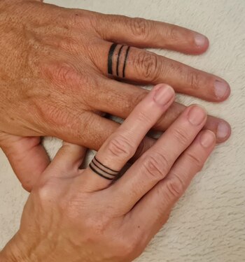 El tatuaje alianza que se