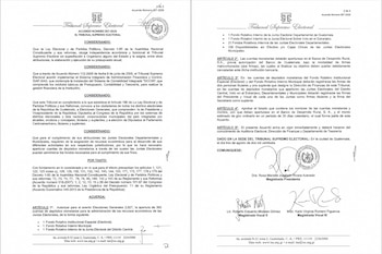 Dos páginas del Acuerdo 267-2026 del Tribunal Supremo Electoral de Guatemala con texto legal, sellos institucionales y firmas de magistrados.