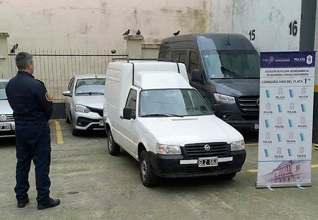 La camioneta estaba en el interior de una cochera habilitada