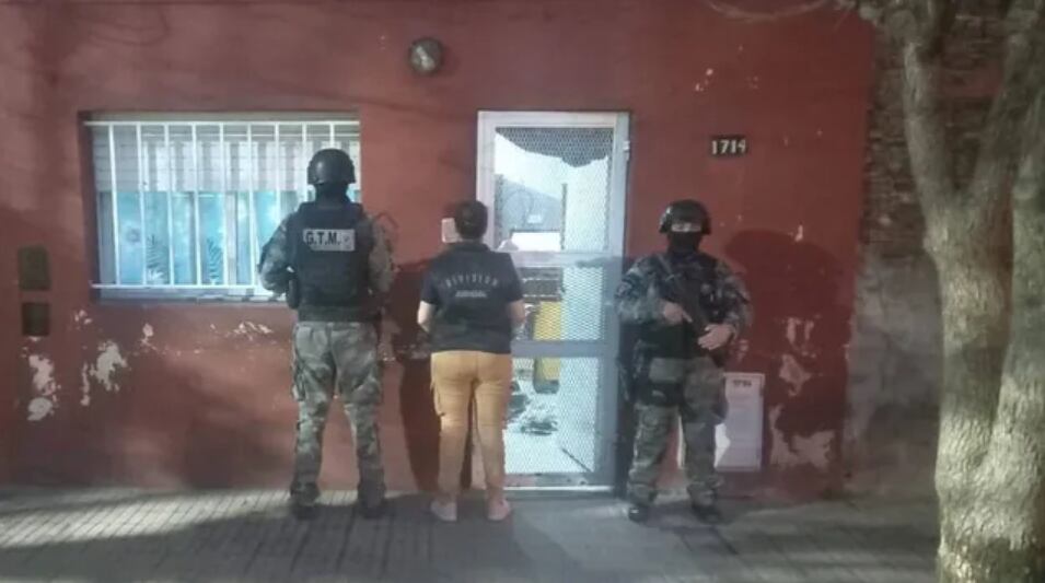 Detuvieron a suboficial de la policía de Santa Fe por presunto narcotráfico en Rosario