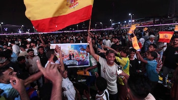 Aficionados españoles celebran en Honduras el título mundial tras vencer a Argentina