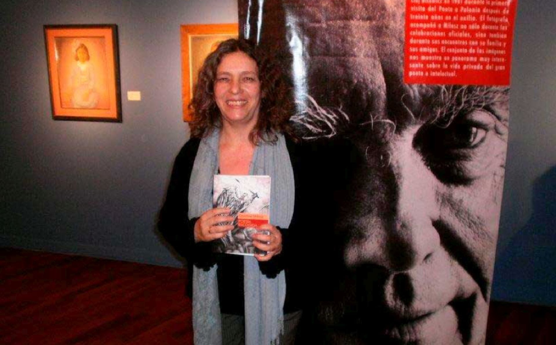 Escritora y traductora, Isabel Sabogal nació en Lima en 1958. Su obra bilingüe revela la fusión de dos patrias y un mismo destino literario marcado por la fantasía y la introspección. (Vallejo and Company)