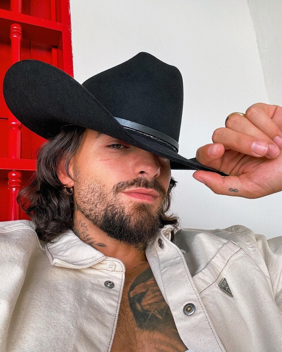 Las colaboraciones de Maluma con diseñadores internacionales han impulsado su imagen como referente de moda global (Maluma/Instagram)