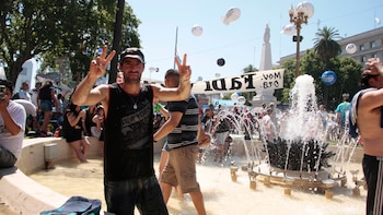 Agrupaciones políticas y personas a