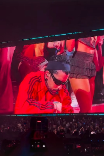 Bad Bunny sorprendió cantando ‘Moda