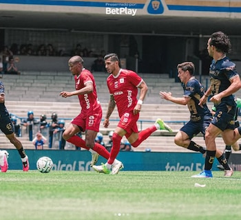 En la foto aparecen dos jugadores que son llamados a ser protagonistas con América de Cali en lo que resta del 2026: Yeison Guzmán, quien anotó el gol ante Pumas, y Luis Quiñones - crédito América de Cali