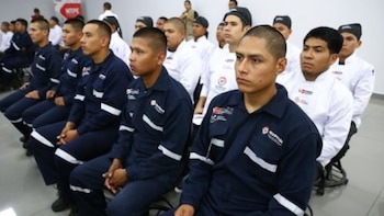 Los alumnos acceden a laboratorios