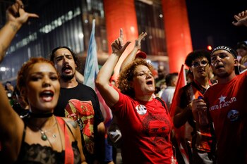 Miles de seguidores de Lula inundaron la avenida Paulista en San Pablo