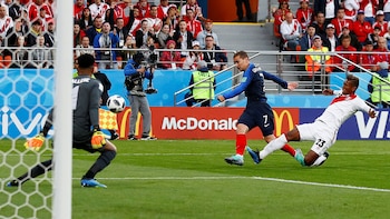 Antoine Griezmann fue una de las figuras de Francia en el partido contra Perú en el Mundial Rusia 2018. Crédito: REUTERS/Jason Cairnduff