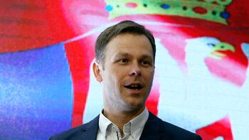 Serbia: reclaman renuncia de ministro acusado de plagio