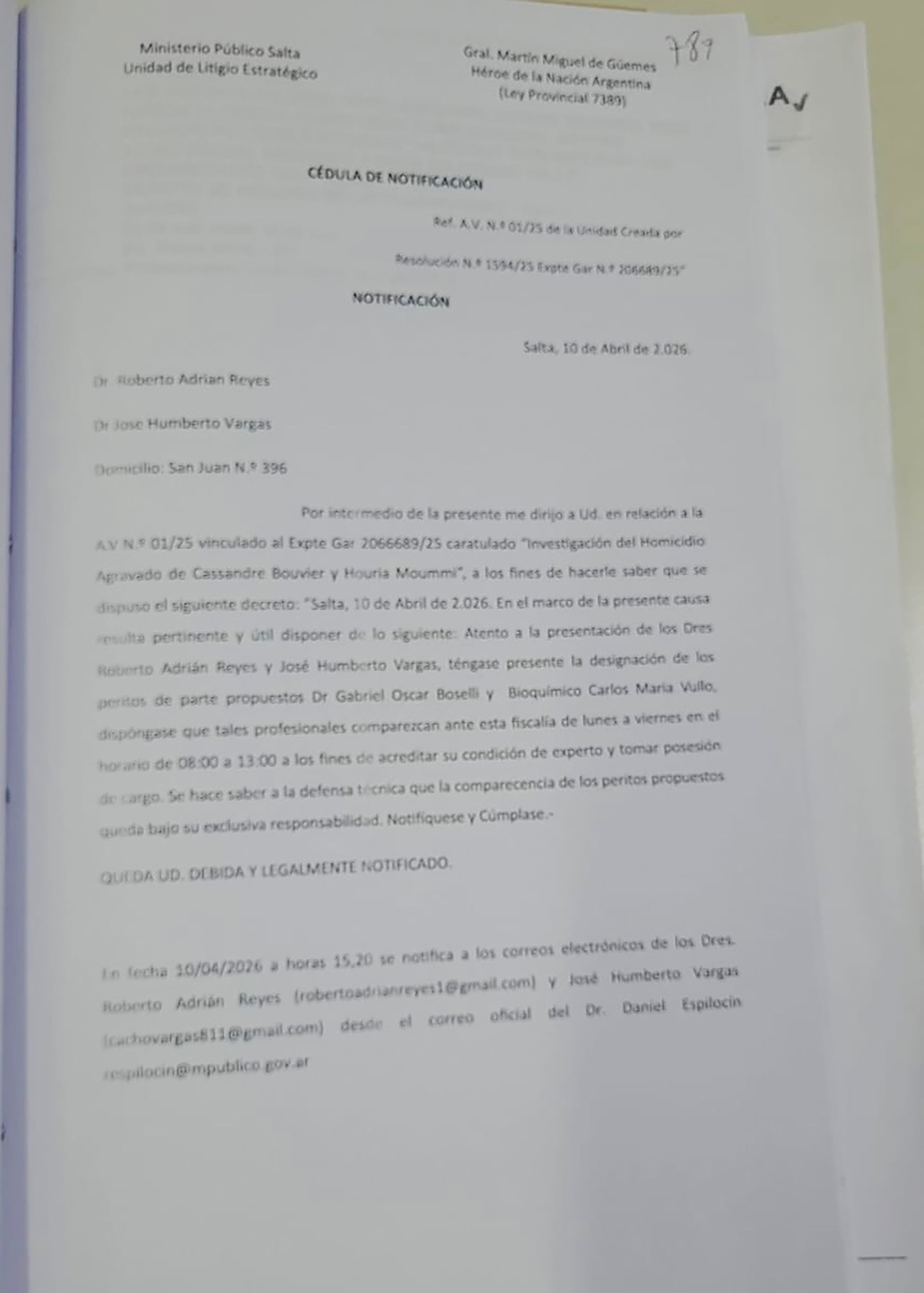 Una cédula de notificación del Ministerio Público de Salta informa sobre la designación de peritos en el caso de homicidio agravado de Cassandre Bouvier y Houria Moummi, fechada el 10 de abril de 2026.