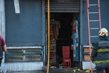 El frente del supermercado tras
