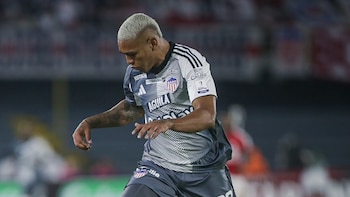Junior de Barranquilla ya tendría el primer “castigo” para Jermein Peña por su expulsión en Copa Libertadores