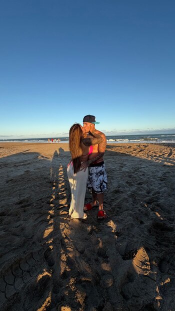 La pareja, completamente enamorada, compartió