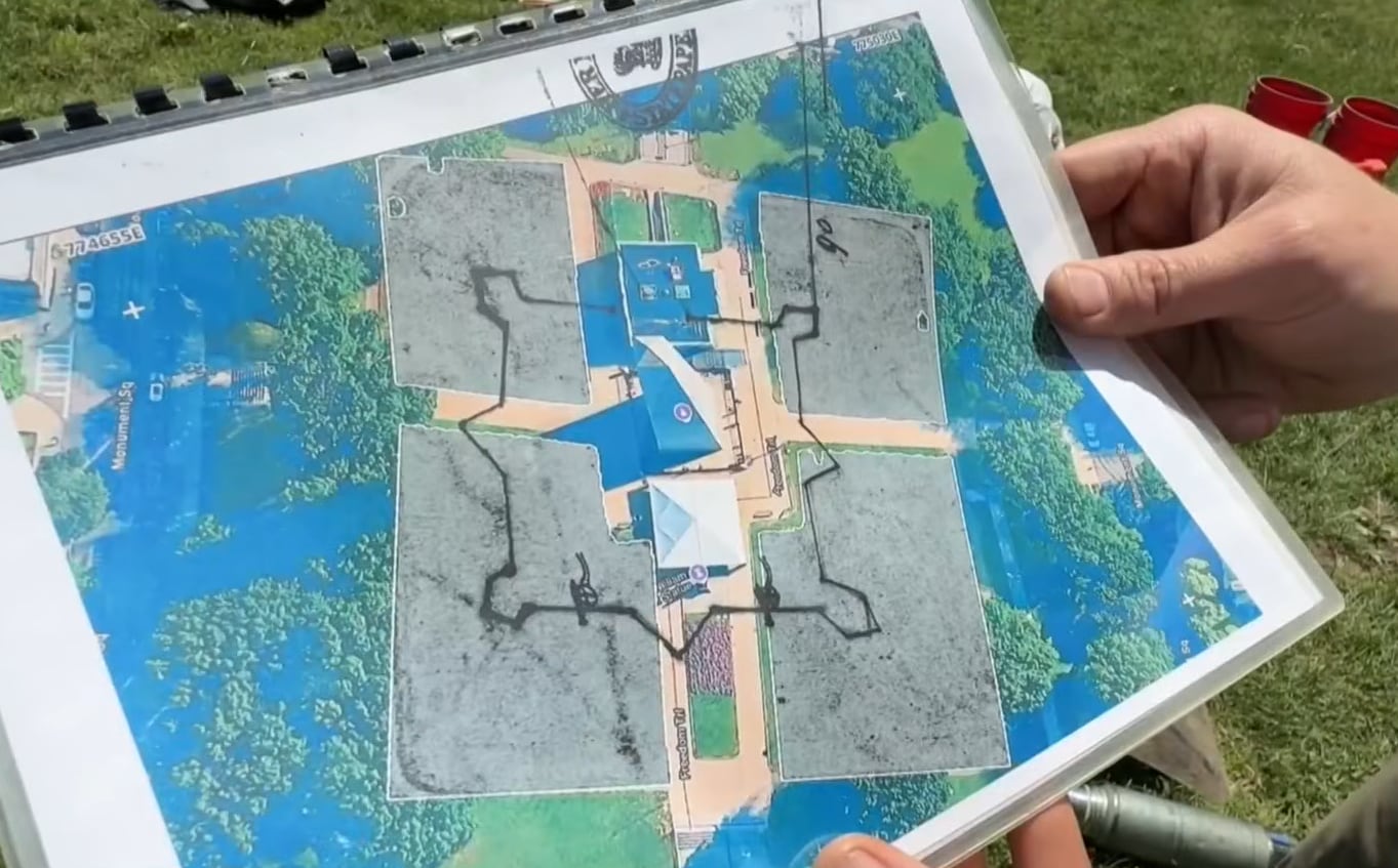 La zanja hallada en Breed’s Hill confirmó el mapa que Henry Pelham dibujó dos meses después de la batalla de Bunker Hill (CBS Boston)