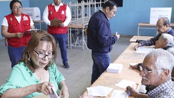 JNE advierte a servidores públicos: proselitismo electoral puede generar multas de hasta S/550 mil