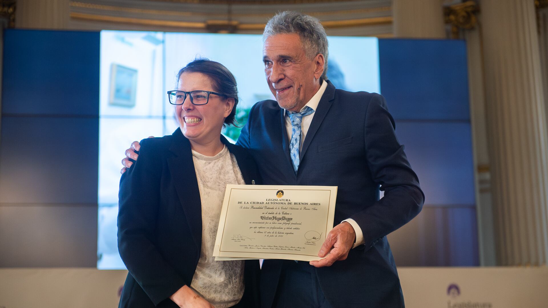 Con la legisladora María Inés Parry, impulsora del reconocimiento (Fotos: Jaime Olivos)